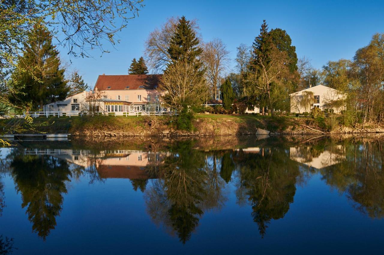 Logis Auberge Du Port Bazeilles Buitenkant foto